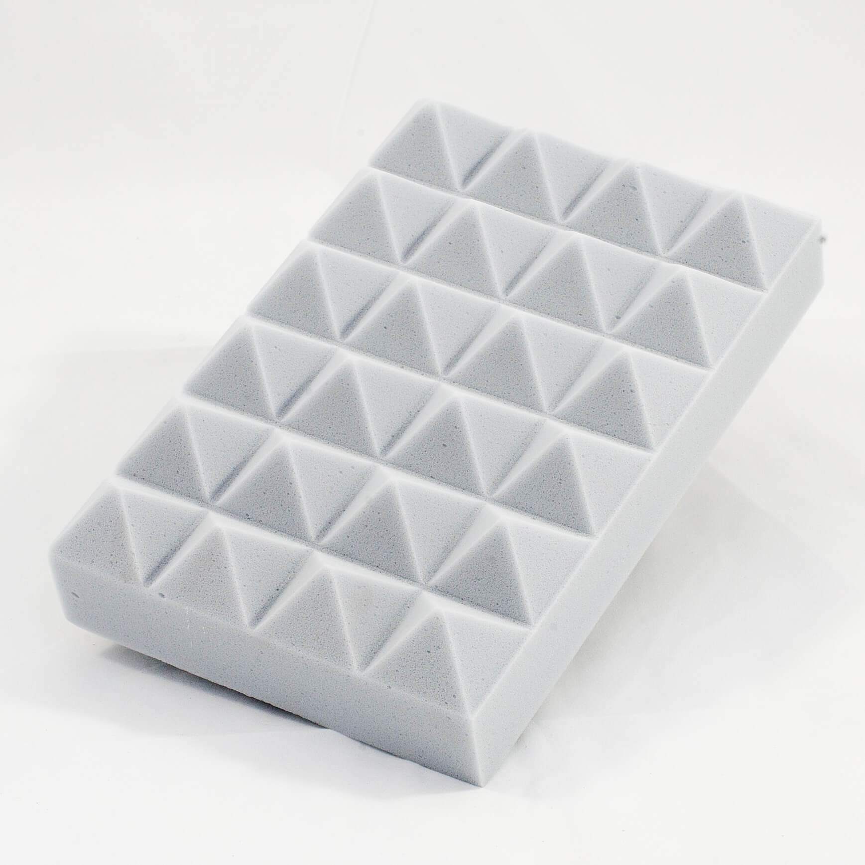 PYRAMIDE Lydabsorbent er nem at montere med kontaktlim