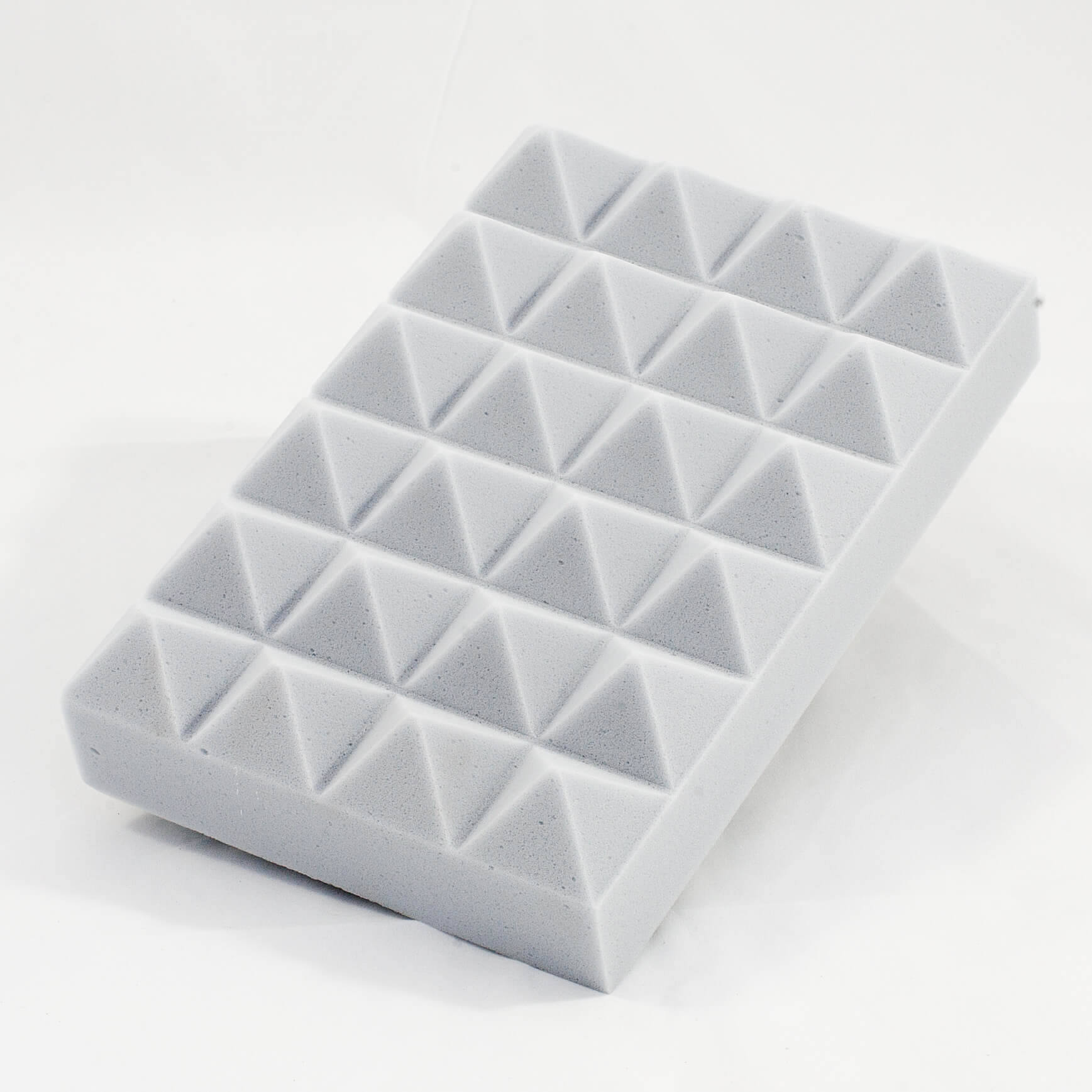 PYRAMIDE Lydabsorbent er nem at montere med kontaktlim